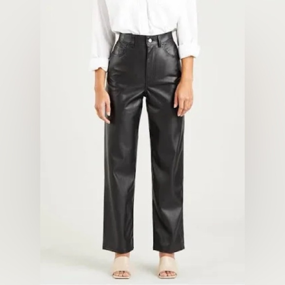 Levi’s Sz 26 Ribcage Straight Black Faux Vegan Leather Pants